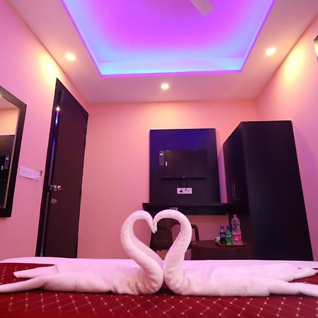 Suites Admiral Delhi Airport New Delhi Eksteriør billede