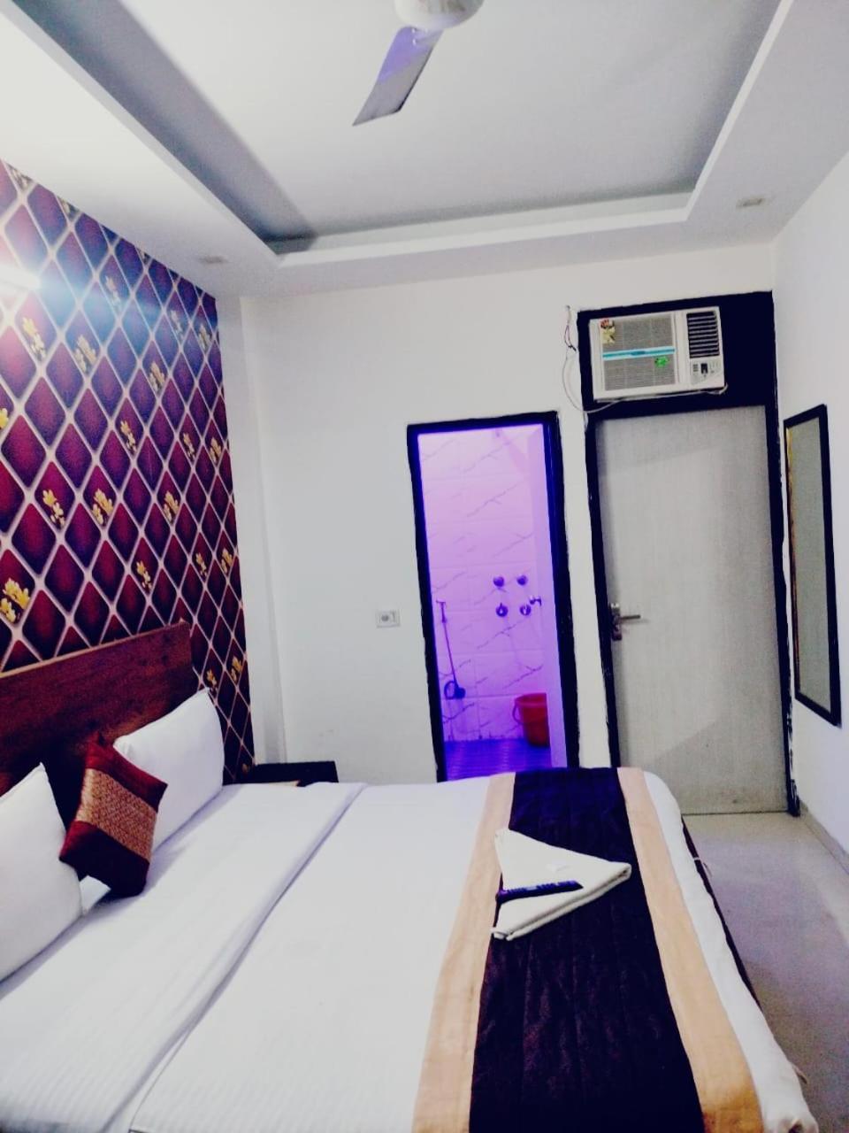Suites Admiral Delhi Airport New Delhi Eksteriør billede