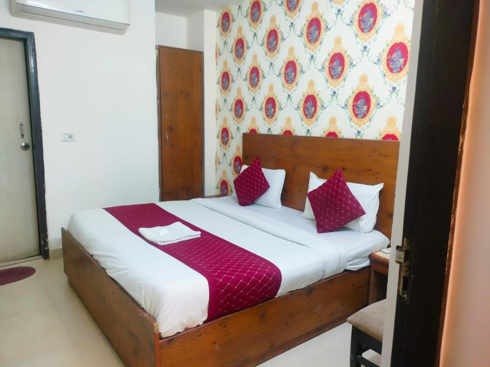 Suites Admiral Delhi Airport New Delhi Eksteriør billede